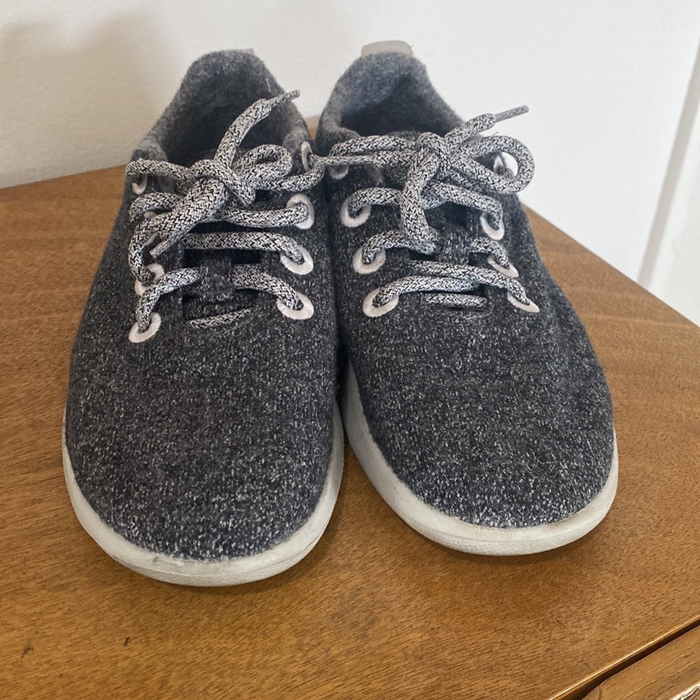 Allbirds - size 6 in excellent used condition - Picture 2 of 4